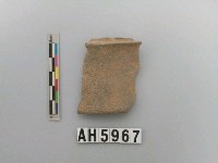 藏品(灰色夾砂陶圈足)的圖片